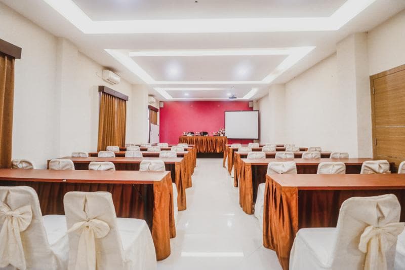 RedDoorz Plus Near Universitas Negeri Makassar 5