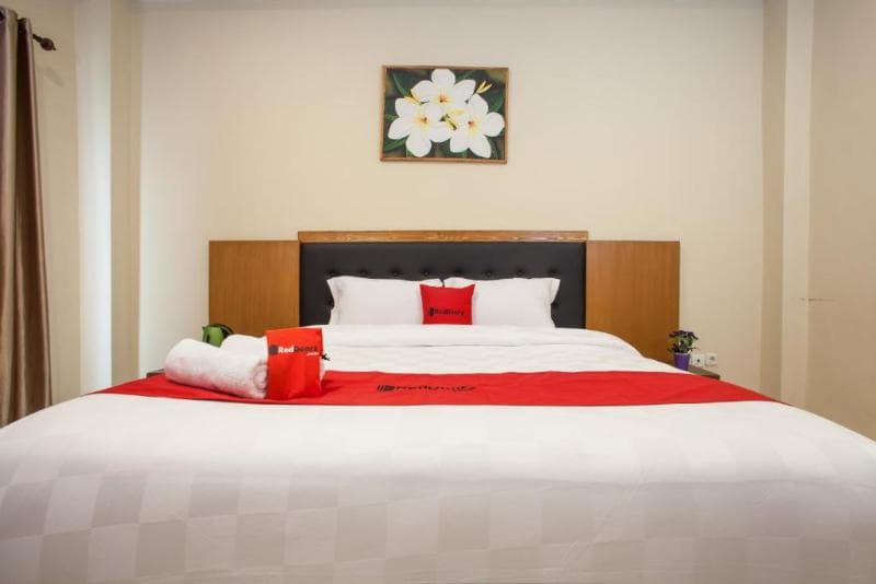 Reddoorz Premium @ Jalan Cengkeh Malang 3