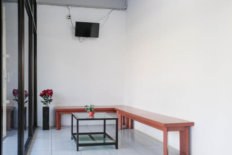 Reddoorz Near Ahmad Yani Airport 3 3