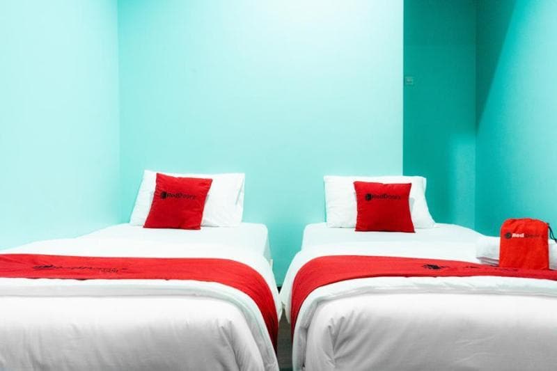 Reddoorz Near Gajah Mada Street Semarang main