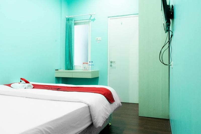 Reddoorz Near Gajah Mada Street Semarang 5