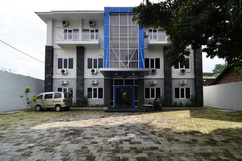 Reddoorz Near Museum Keraton Surakarta 3