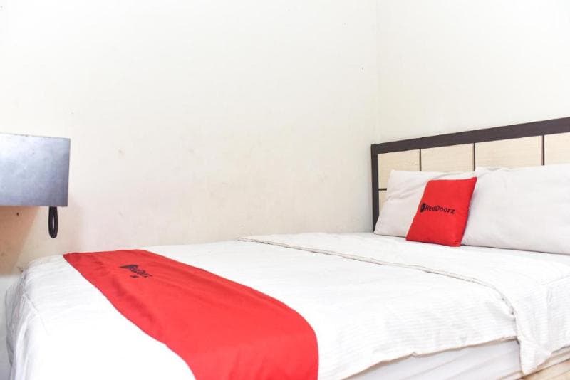 Reddoorz Near Universitas Muhammadiyah Makassar 3