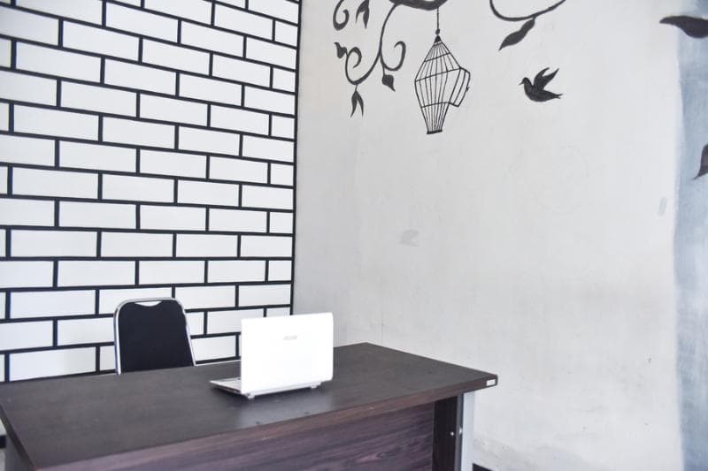 Reddoorz Plus Near Malang Town Square 4