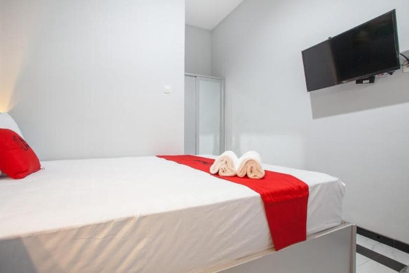 Reddoorz Plus Near Politeknik Negeri Malang 4