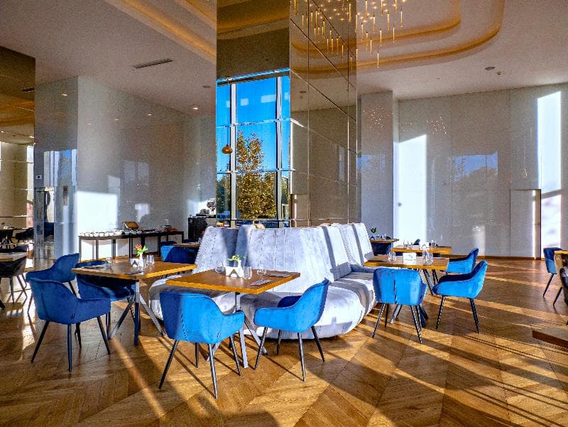 Union Plaza Hotel 5