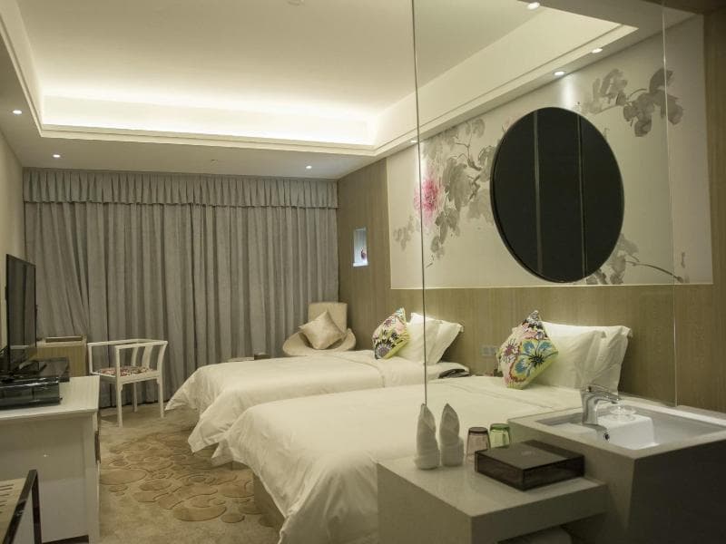 Paco Business Hotel Dongfeng Road Branch photo 1