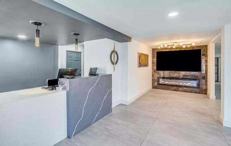 Hometowne Studios & Suites Columbia 2