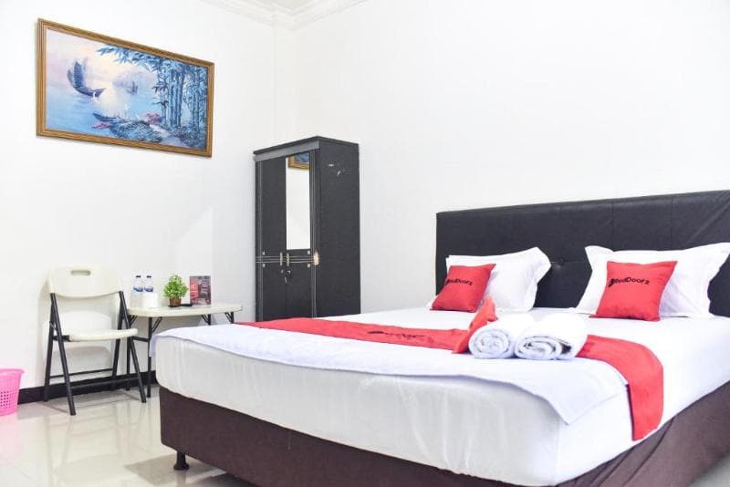 Reddoorz Near Sultan Hasanuddin Airport 2 3