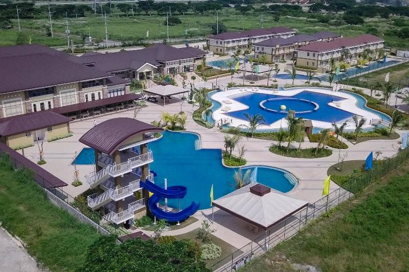 Aquamira Resort main