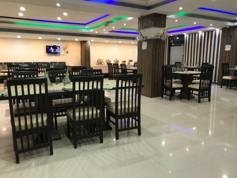 Sarweshwary Hotel 4