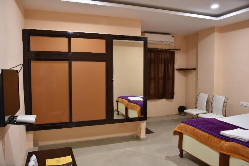 Sarweshwary Hotel photo 1