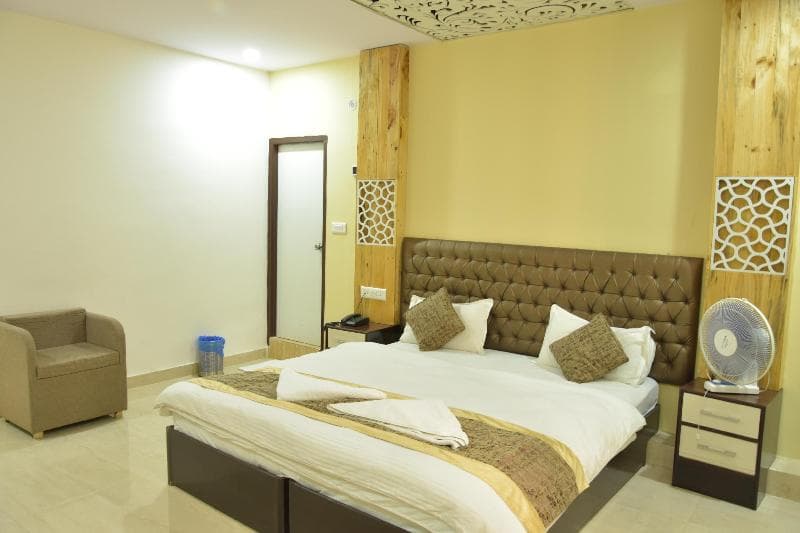 Sarweshwary Hotel 5