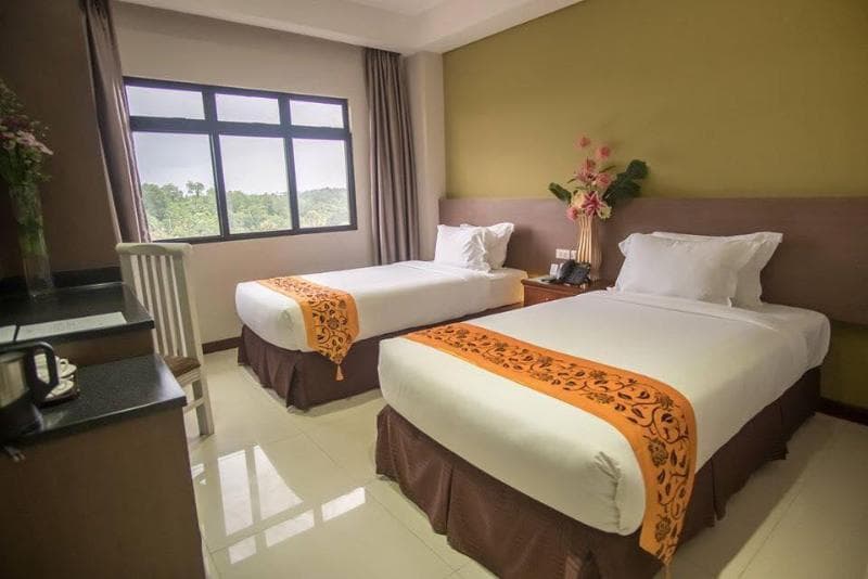 Panorama Summit Hotel 5