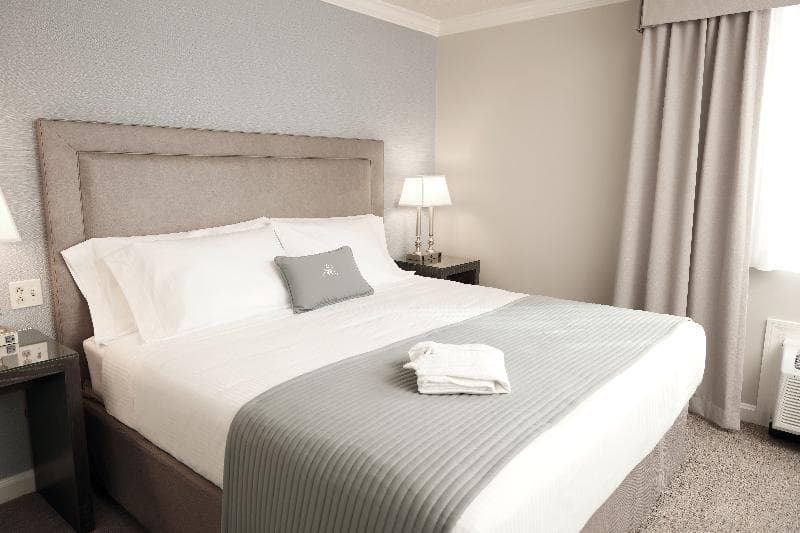 Ethan Allen Hotel 4