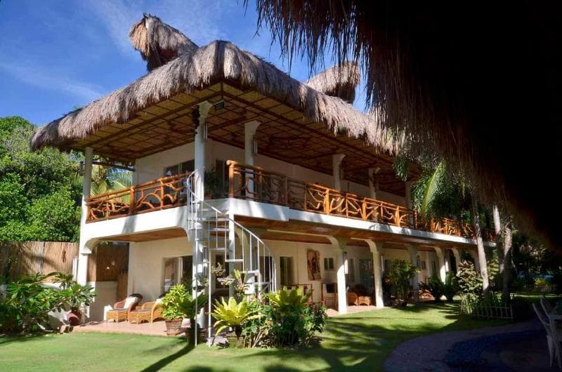 Mikes Dauin Beach Resort 5