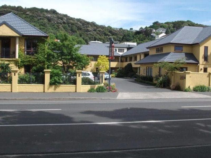 Alhambra Oaks Motor Lodge 2