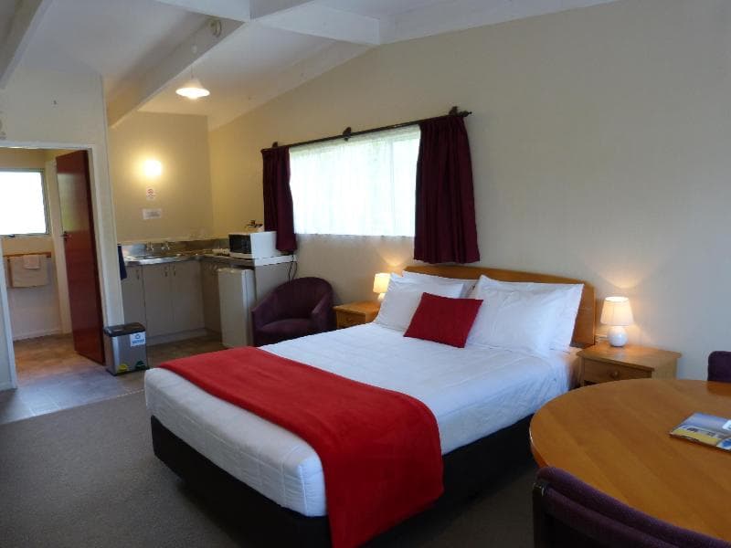 Spa Lodge Motel 4