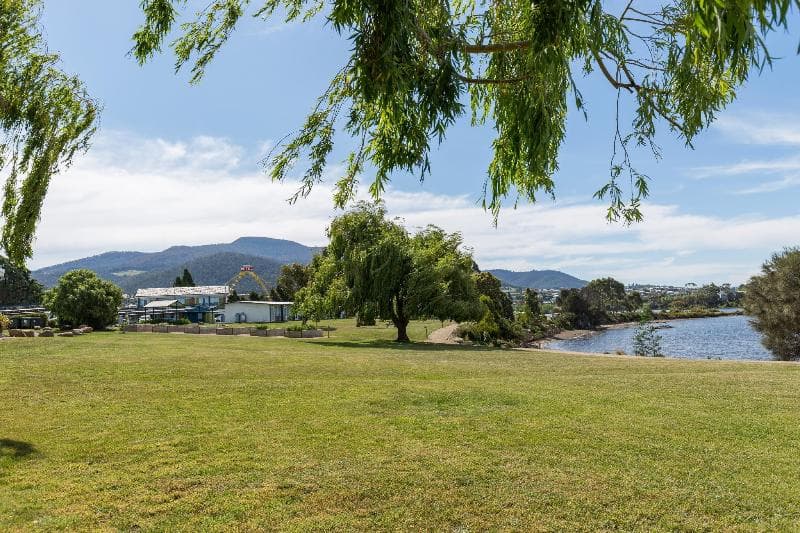 Riverfront Motel & Villas 3