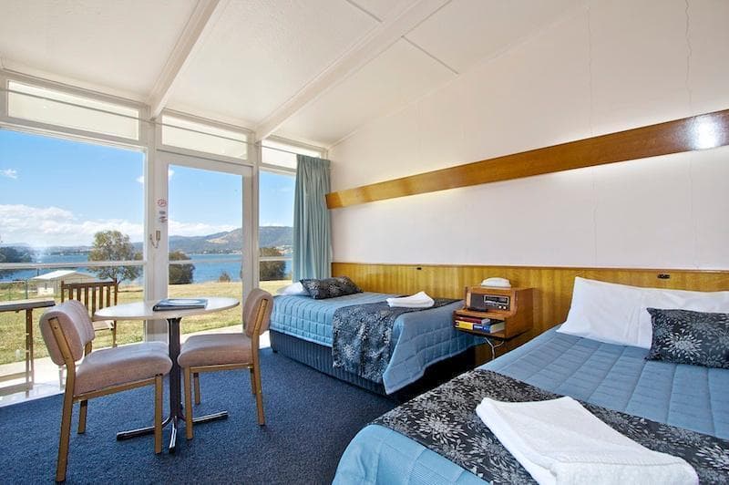 Riverfront Motel & Villas 4