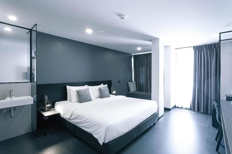 Crew Hotel main