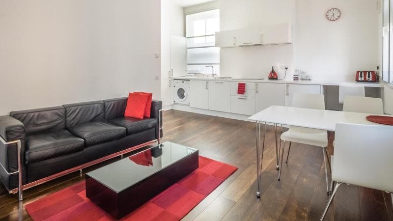 Lse High Holborn (Adults Only) 1
