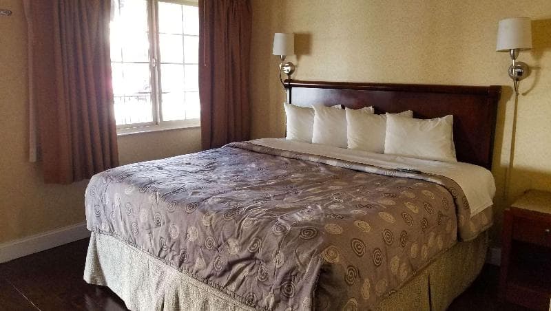 Pacific Heights Inn By Magnuson Worldwide photo 1