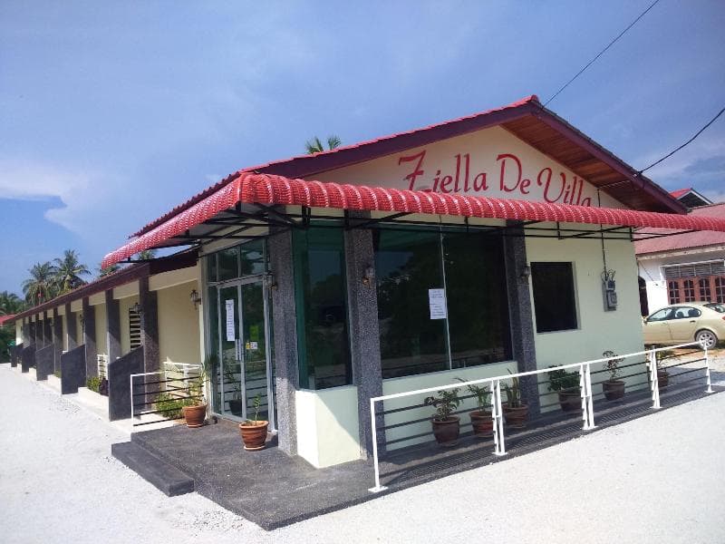 Ziella De Villa 3