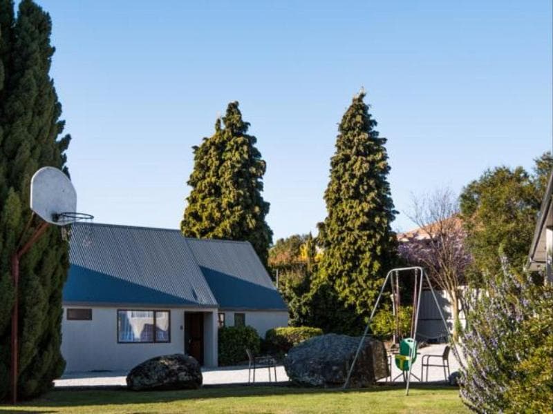 Manuka Crescent Motel 4