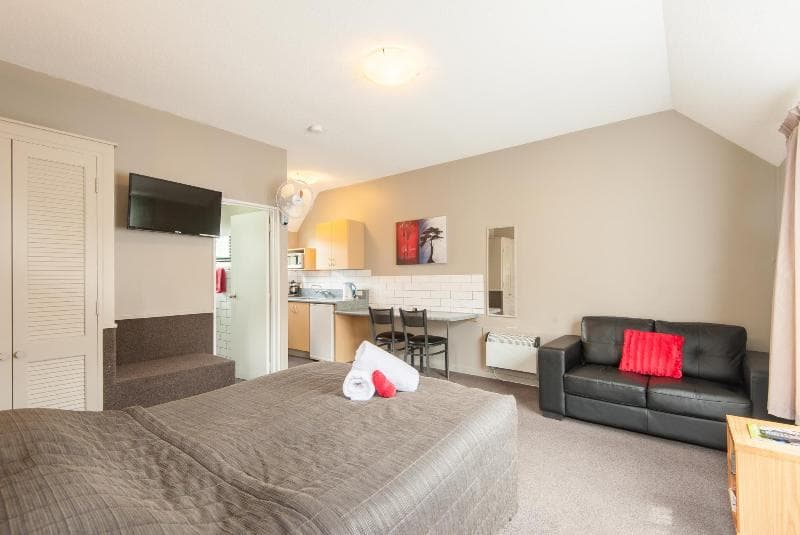 Manuka Crescent Motel 5