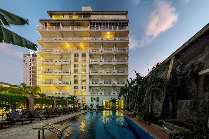 Aristocrat Residence & Hotel 4