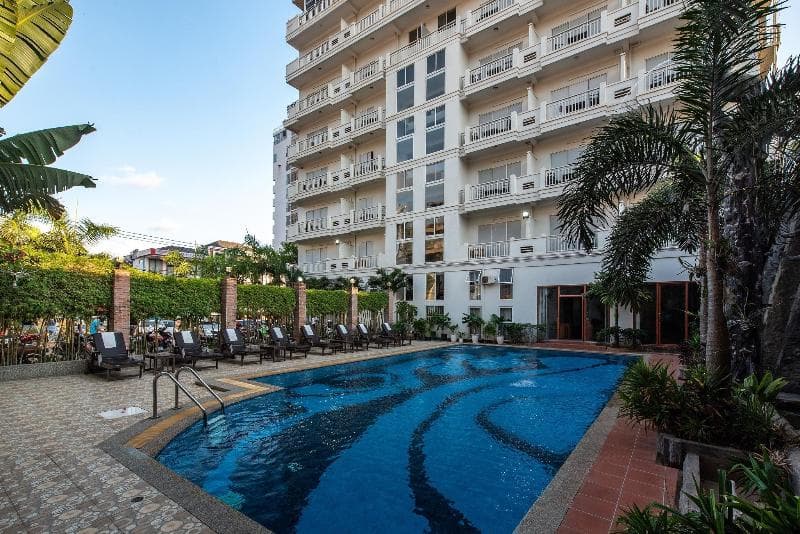 Aristocrat Residence & Hotel 3