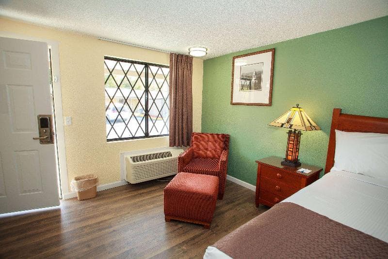 Travelodge By Wyndham Macon West photo 1