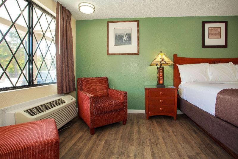 Travelodge By Wyndham Macon West 3