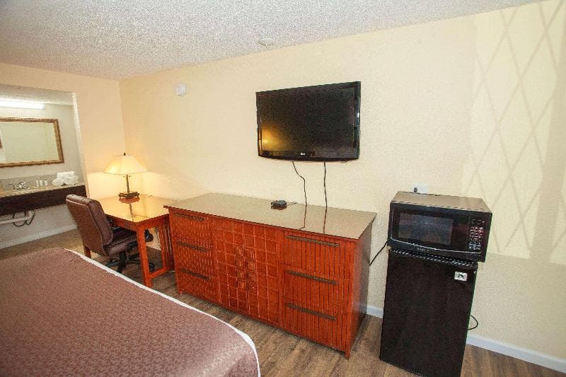 Travelodge By Wyndham Macon West 4