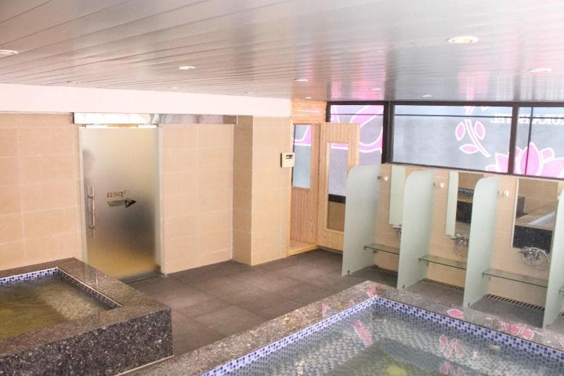 Sakura Hotel 3 2
