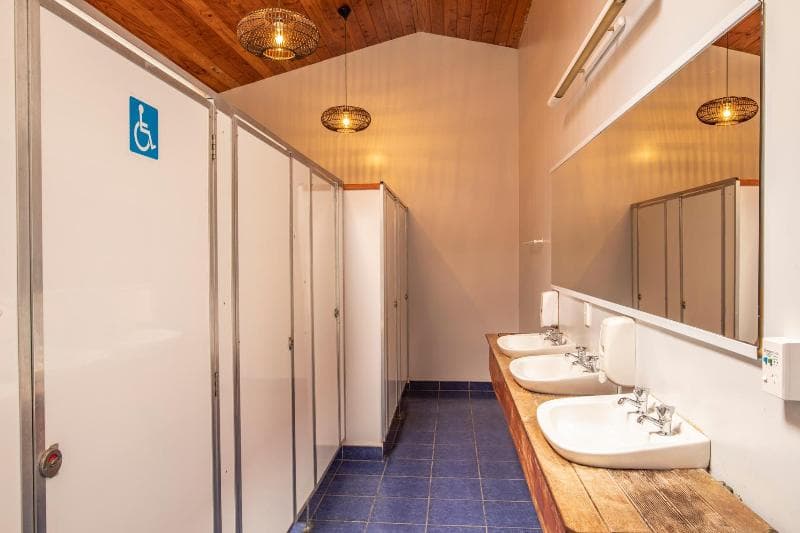 Dusky Lodge & Backpackers main
