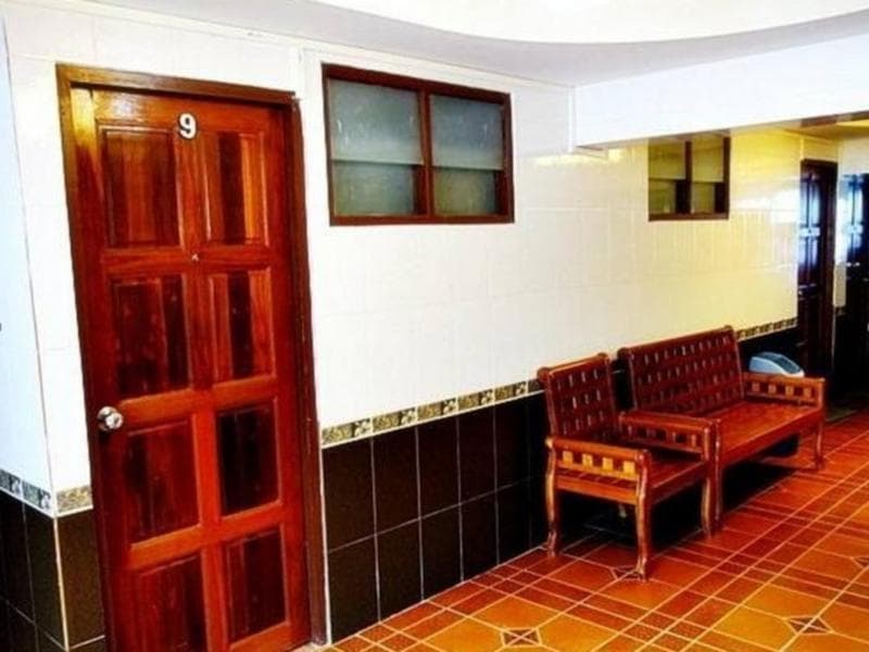 Jirawan Hotel 4