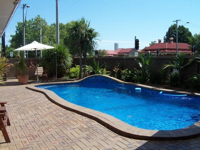 Garden Court Motel main