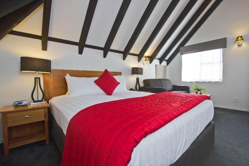 Knights Inn 3