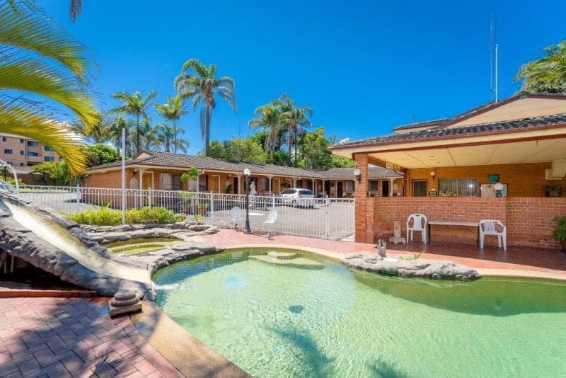 Sapphire Palms Motel 4