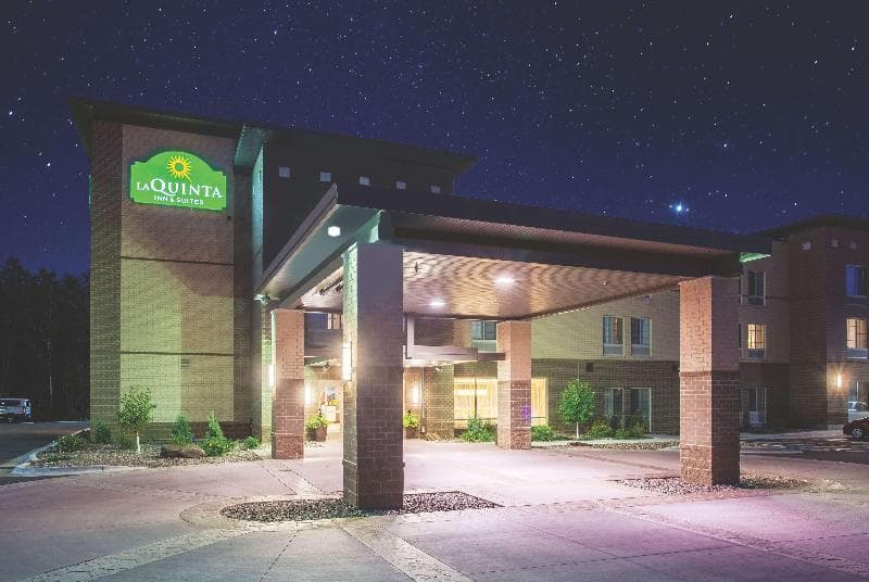 La Quinta Inn & Suites by Wyndham Duluth photo 1