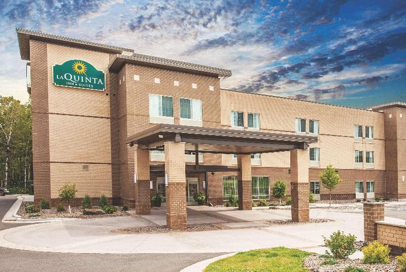 La Quinta Inn & Suites by Wyndham Duluth 2