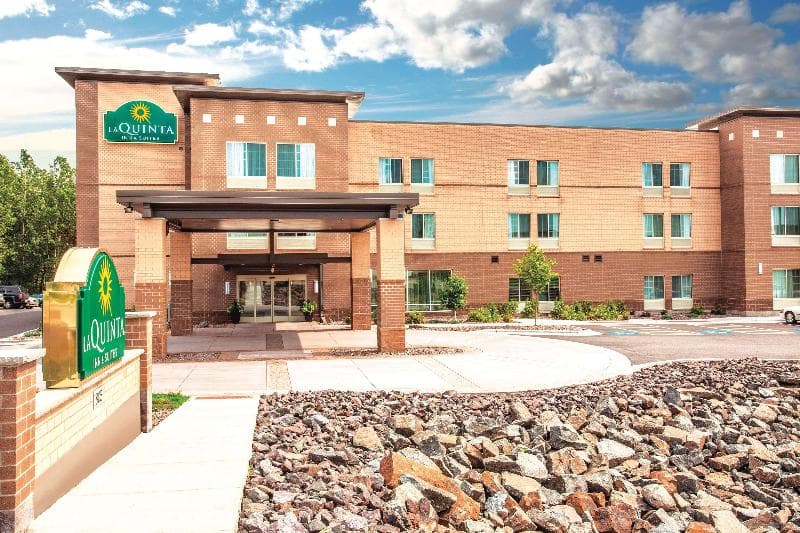 La Quinta Inn & Suites by Wyndham Duluth 3