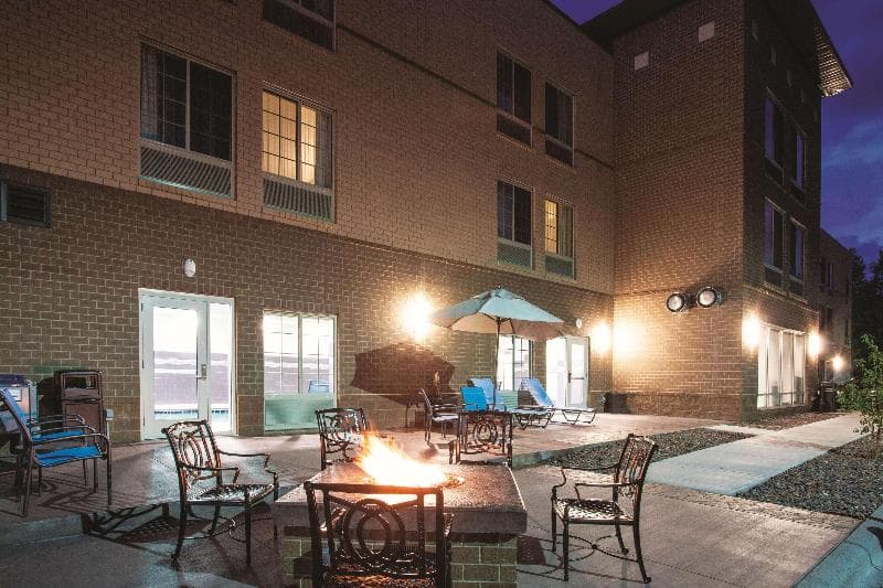 La Quinta Inn & Suites by Wyndham Duluth 4