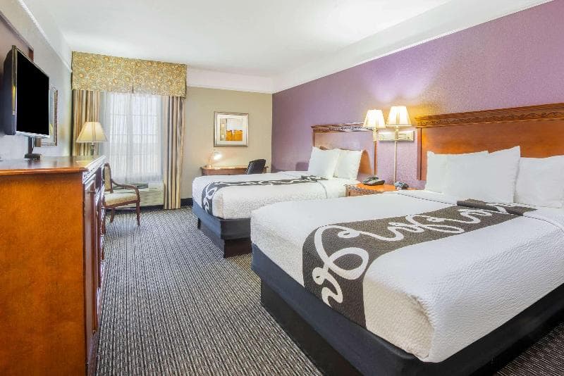 La Quinta Inn & Suites by Wyndham Gainesville 5