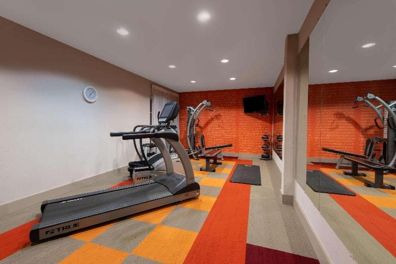 La Quinta Inn & Suites by Wyndham Harrisburg-Hershey 2