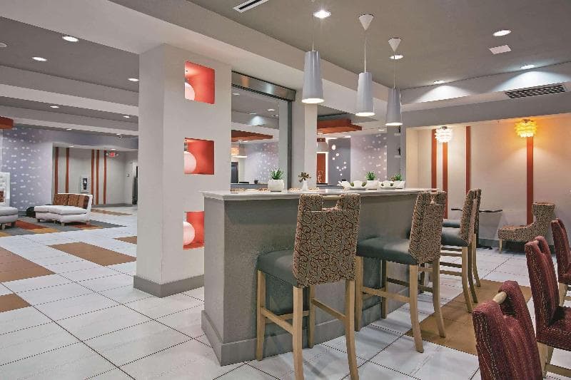 La Quinta Inn & Suites by Wyndham Harrisburg-Hershey 3