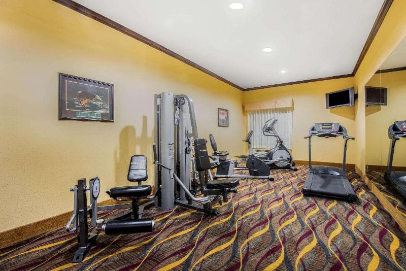 La Quinta Inn & Suites by Wyndham Eastland 2