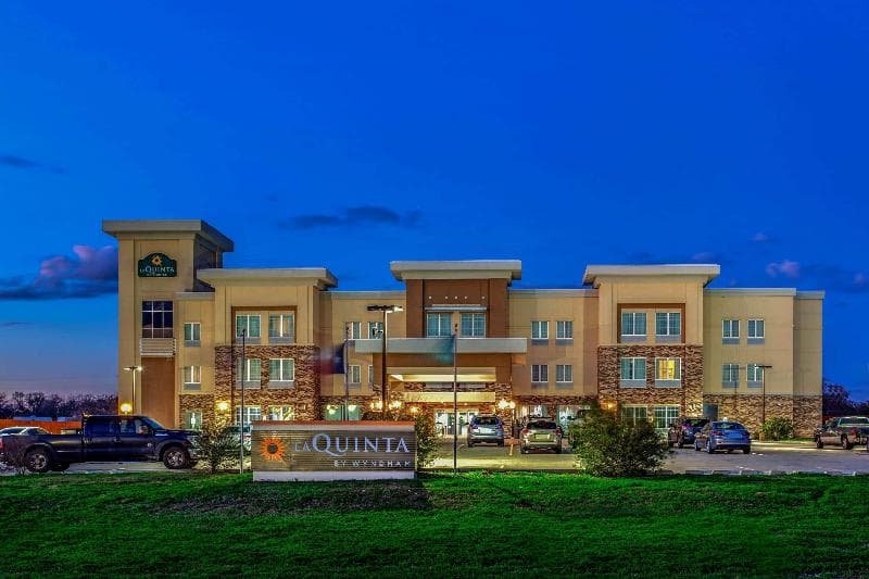 La Quinta Inn & Suites by Wyndham Luling 3